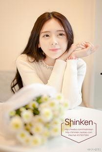 尖下巴美女生活照,尽显优雅气质与时尚风采